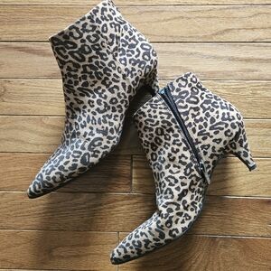 Leopard / Cheetah women's bootie 7.5